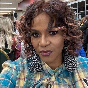 Meet your Posher, Anjela